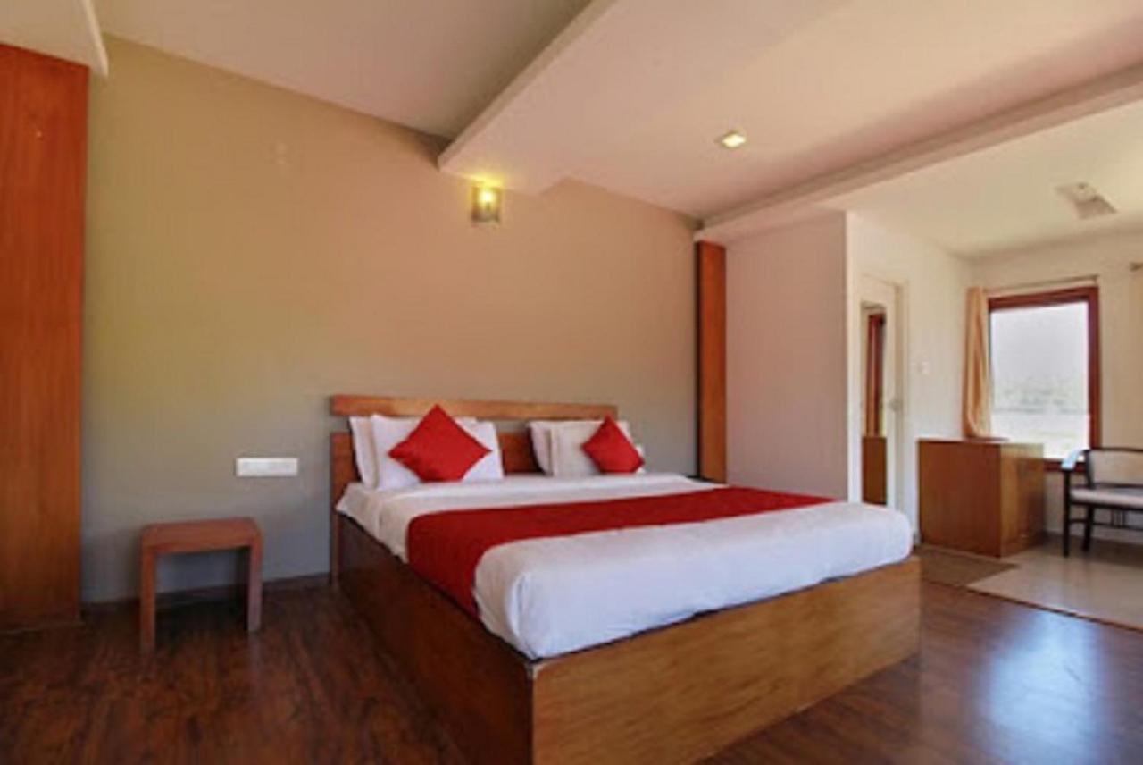 Coastal Grand Resort - อูตี ภายนอก รูปภาพ